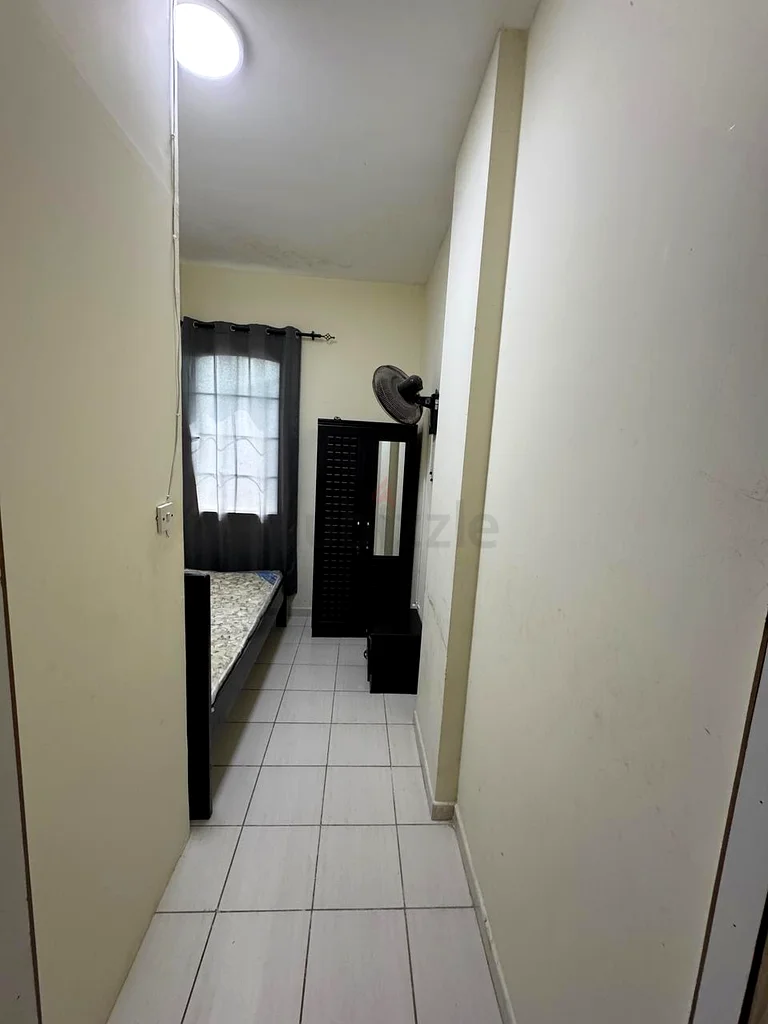 WINDOW PARTITION FOR RENT 1600 AED FRANCE CLUSTER63797093213313111