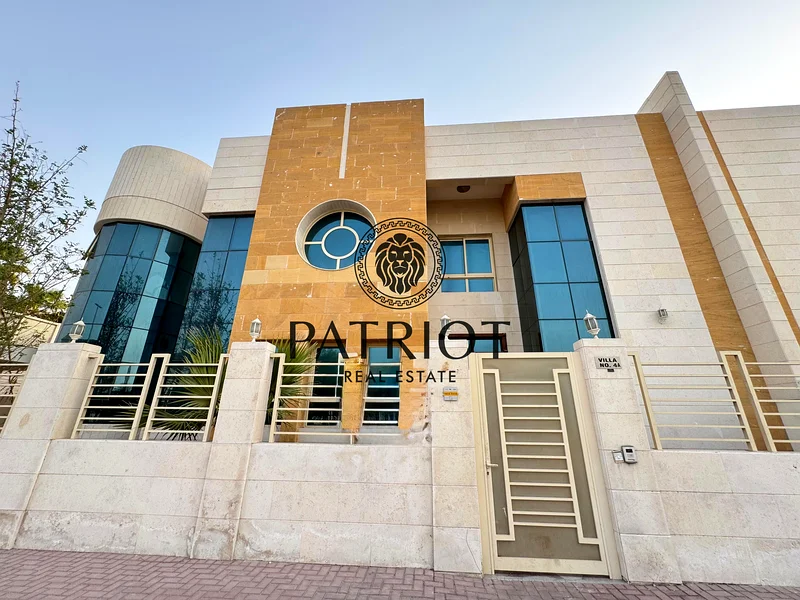 فيلا شبه مستقلة من 5 غرف نوم وغرفة خادمة في موقع مميز بأم سقيم 263654981004674110