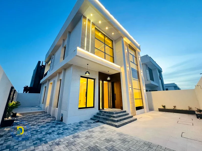For sale, a modern villa with 4 rooms, Al Helio area, Ajman, super deluxe finishing, freehold for all nationalities, bank financing63893336749186111