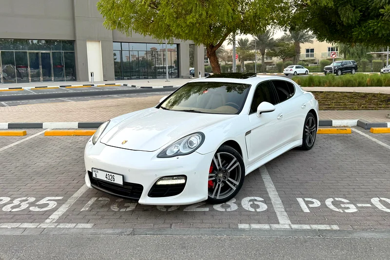 Porshe Panamera S 2011 | 4.8L - 8 Cylinder | Chrono Package | Full Agency Service History | GCC Spec63699038898690110