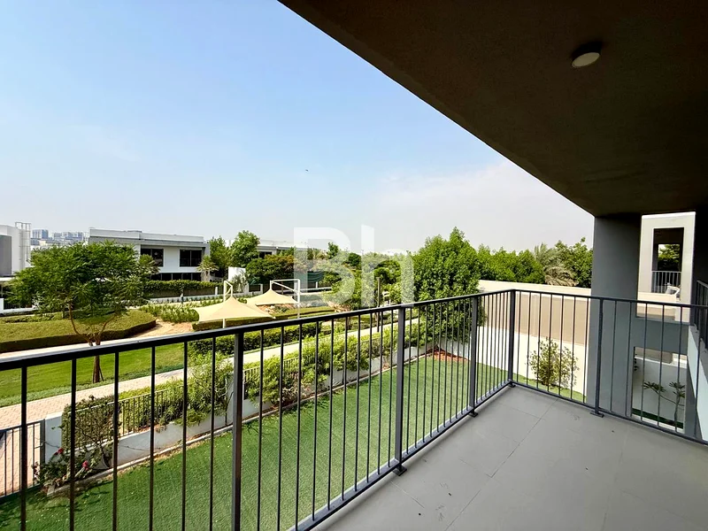 Pool and Park Backing | Vacant | Single Row63754730222209112