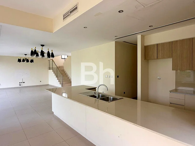 Pool and Park Backing | Vacant | Single Row63754730222209111