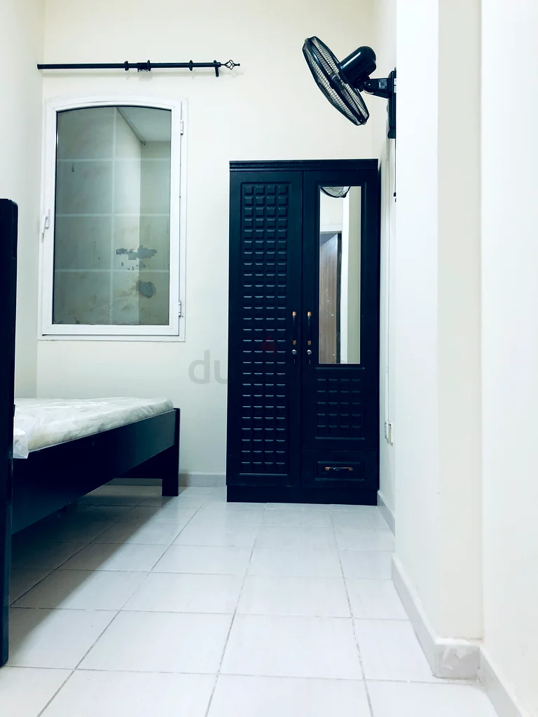 WINDOW PARTITION FOR RENT 1600 AED FRANCE CLUSTER63797093213313113