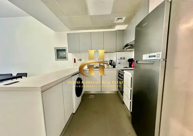 Pool View | 1 Bed + Study | Spacious Size63786429613697112