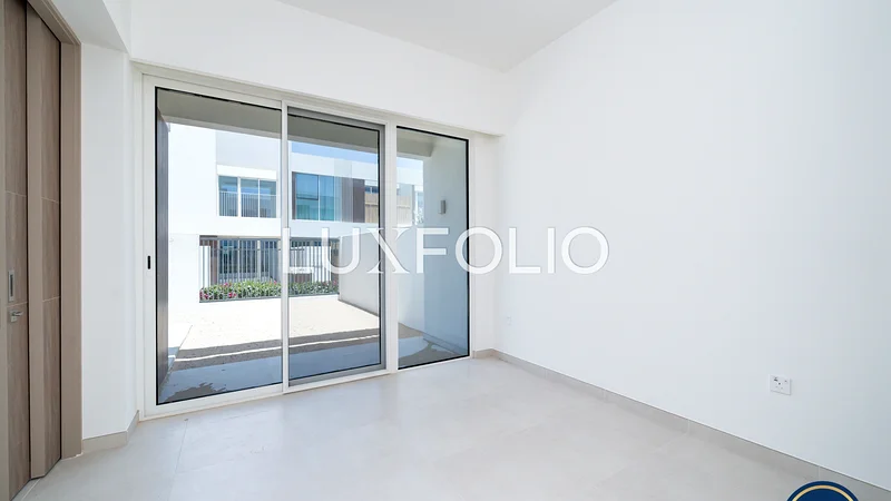 Ready Unit | Prime Location | Close To Park63947675205505114