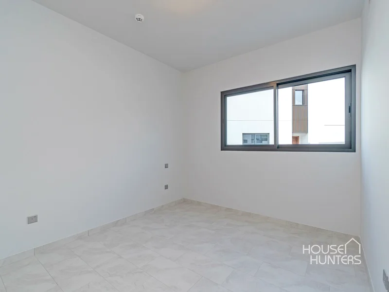 Single Row | Vacant | Close to Amenities63736339449475111