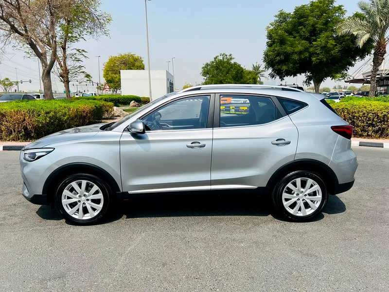 GM ZS SINGLE OWNER ORIGINAL PAINT FULL SERVICE HISTORY AVAILABLE FROM MG UNDER WARRANTY63612056437121113