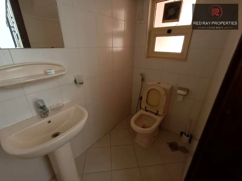 فيلا تاون هاوس مكونة من 3 غرف نوم للإيجار في قرية الحمرا63814264868609112