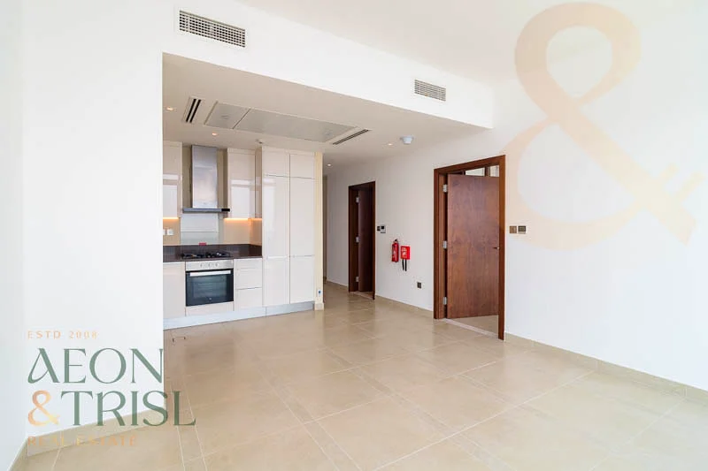 Managed Property | Top Floor | Vacant in October63776323548033112