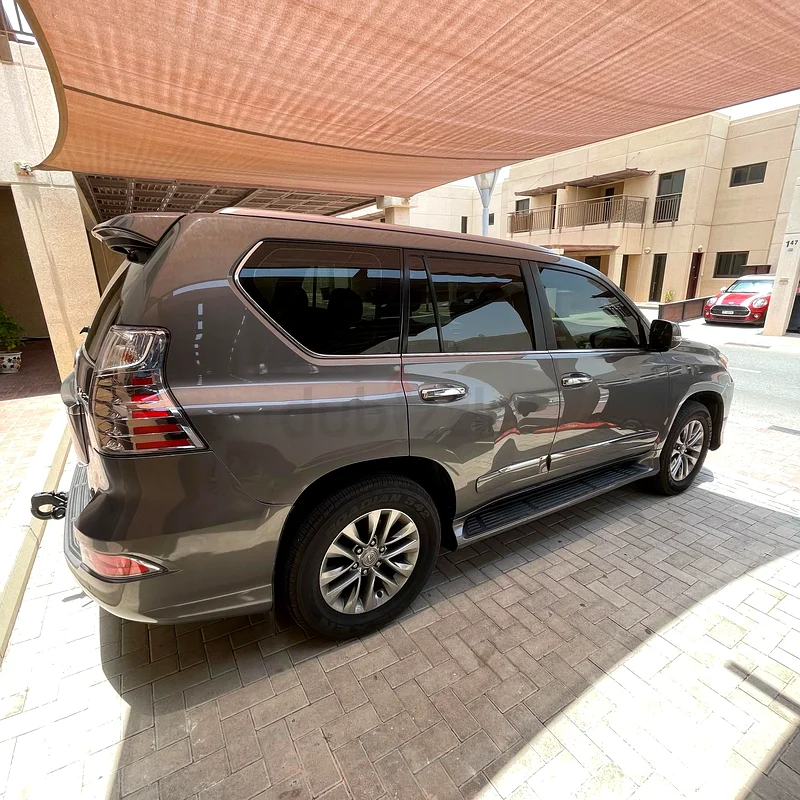 Lexus GX 460 Platinum GCC Perfect condition. single use63612074067971111