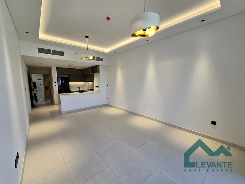 BRIGHT LAYOUT|SPACIOUS 2BHK | CIRCLE MALL VIEW63787593997058111