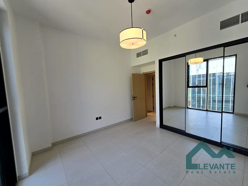 BRIGHT LAYOUT|SPACIOUS 2BHK | CIRCLE MALL VIEW63787593997058114
