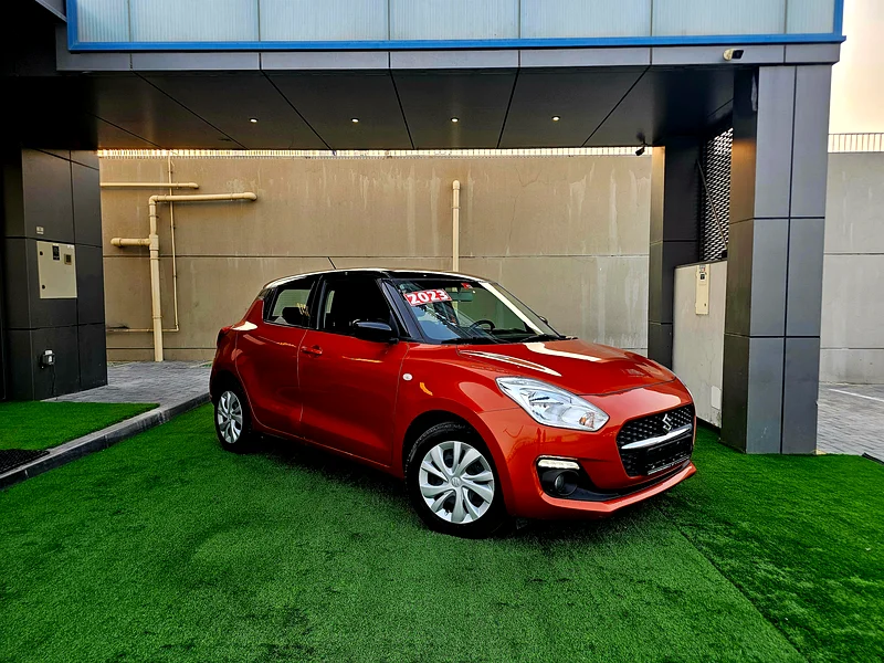 SWIFT 1.2L GCC VERSION / DUAL TONE / LOW MILEAGE63613467680641111