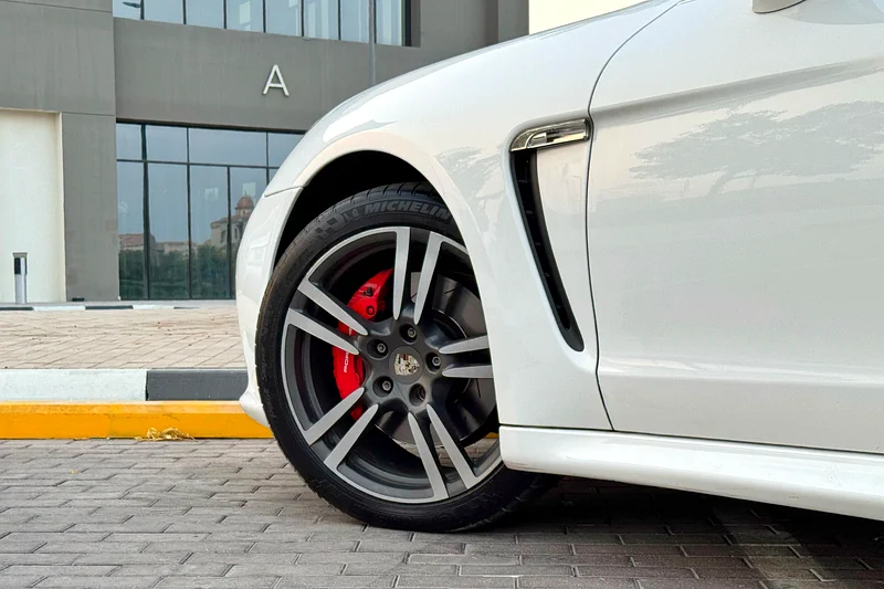 Porshe Panamera S 2011 | 4.8L - 8 Cylinder | Chrono Package | Full Agency Service History | GCC Spec63699038898690114
