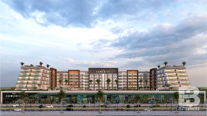 Pool & Boulevard View | Prime Location63982021928322112