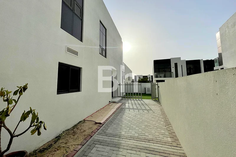 Corner Unit | Close to Community Swimming Pool64003601342467114