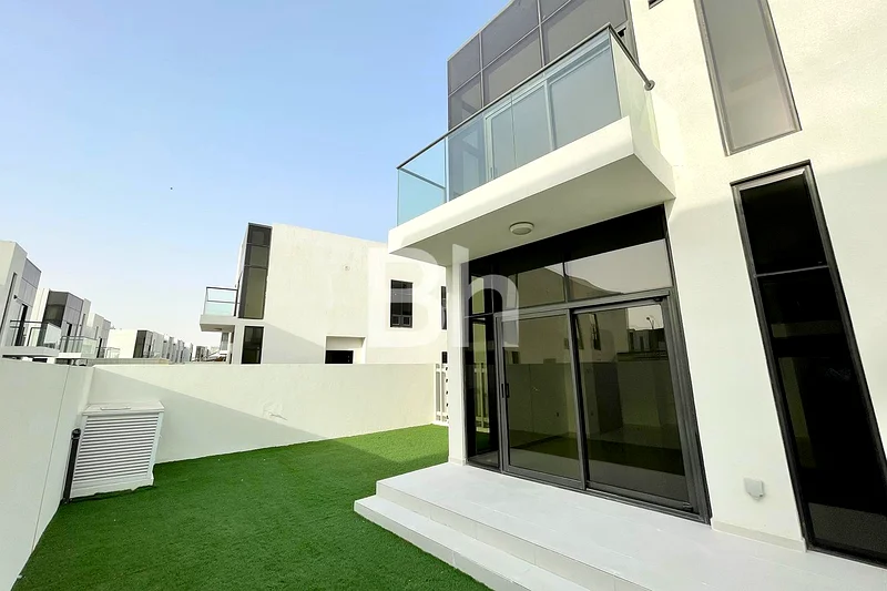 Corner Unit | Close to Community Swimming Pool64003601342467112