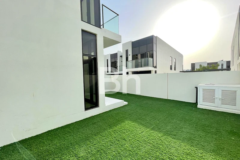 Corner Unit | Close to Community Swimming Pool64003601342467111