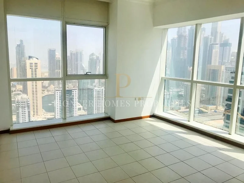 عرض ساخن |شقة بشرفة بإطلالة على المارينا والبحيرة| شاغرة63749342926722114