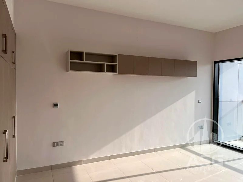 Spacious | Dubai Skyline View | Prime Location63998000248962112