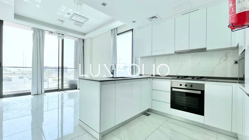مكيف حراري | إضاءة طبيعية | شاغر63766068223874111
