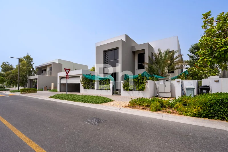 Amazing Location | Well Maintained | Corner Plot63761439825153110