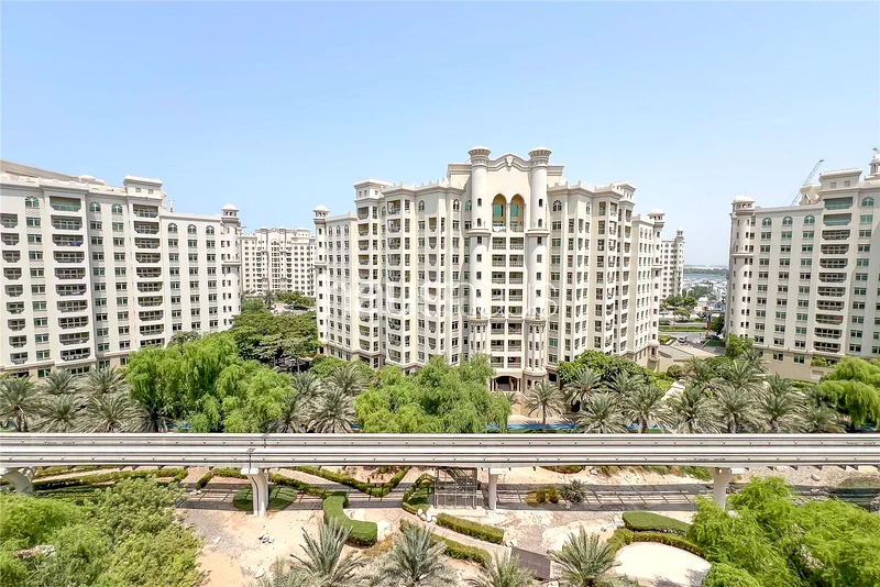 Unfurnished | Mid October | 3 Parking Spaces63752758984962112