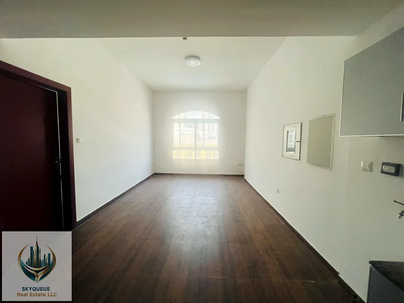 قريب من سيركل مال | سعر معقول | جاهز للانتقال63787086513409111