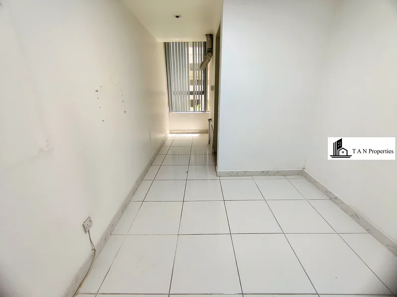شقة واسعة مكونة من 3 غرف نوم مع خادمة || تشطيبات عصرية || شرفة كبيرة || بدون عمولة63767363602691114