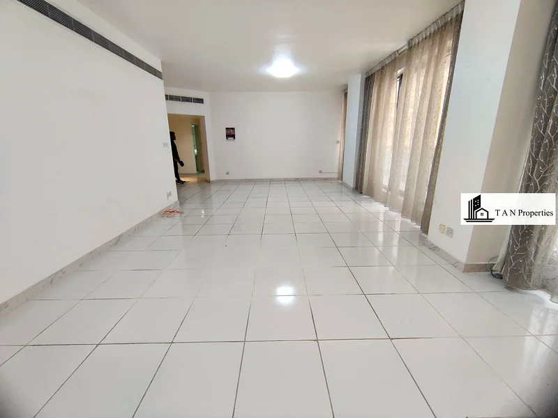 شقة واسعة مكونة من 3 غرف نوم مع خادمة || تشطيبات عصرية || شرفة كبيرة || بدون عمولة63767363602691111