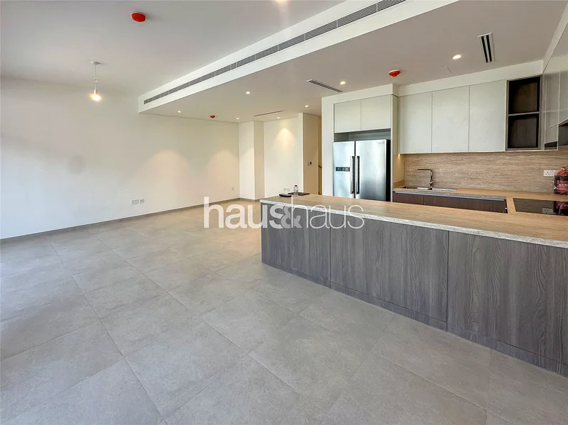 Type 3B1M | Quiet Location | Handover This Month63926406367618113
