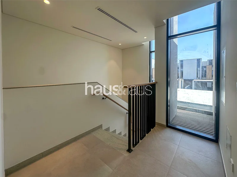 Type 3B1M | Quiet Location | Handover This Month63926406367618114