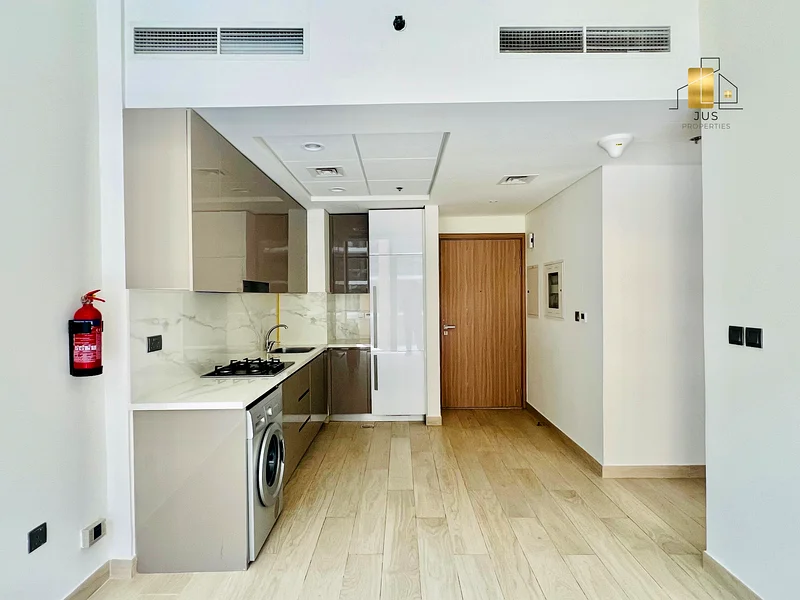 Burj Khalifa City Skyline View | Chiller Free | Lagoon Facing | Higher Floor | Best Deal63803638996355114