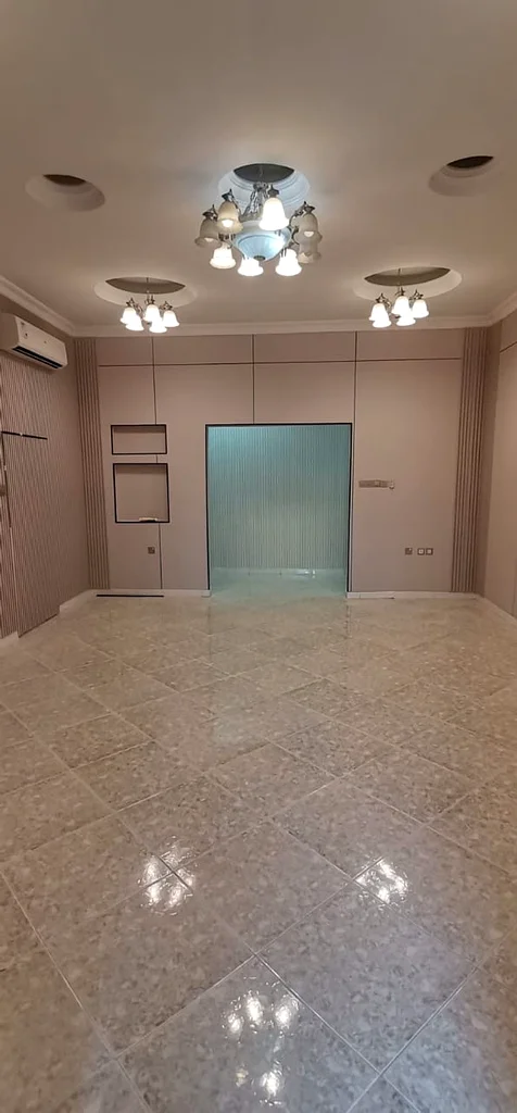 فيلا من طابقين للايجار في منطقة الذيد الجنوبية، خلف جمعية بيت الخير الخيرية.63814555912193111
