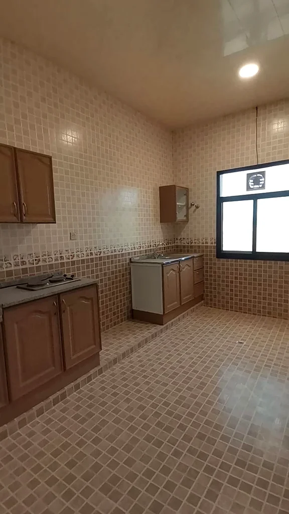 فيلا من طابقين للايجار في منطقة الذيد الجنوبية، خلف جمعية بيت الخير الخيرية.63814555912193113
