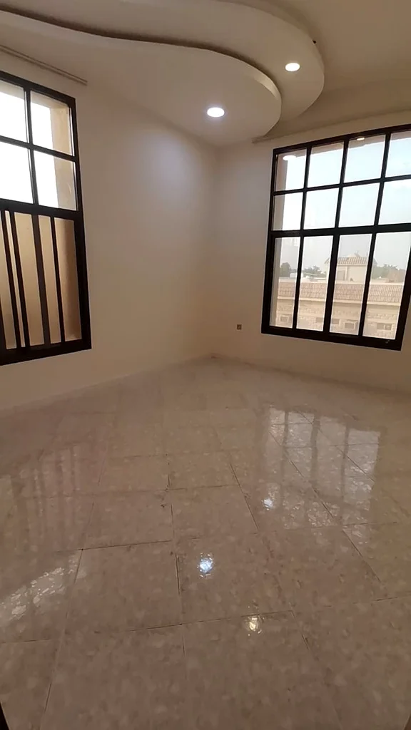 فيلا من طابقين للايجار في منطقة الذيد الجنوبية، خلف جمعية بيت الخير الخيرية.63814555912193112