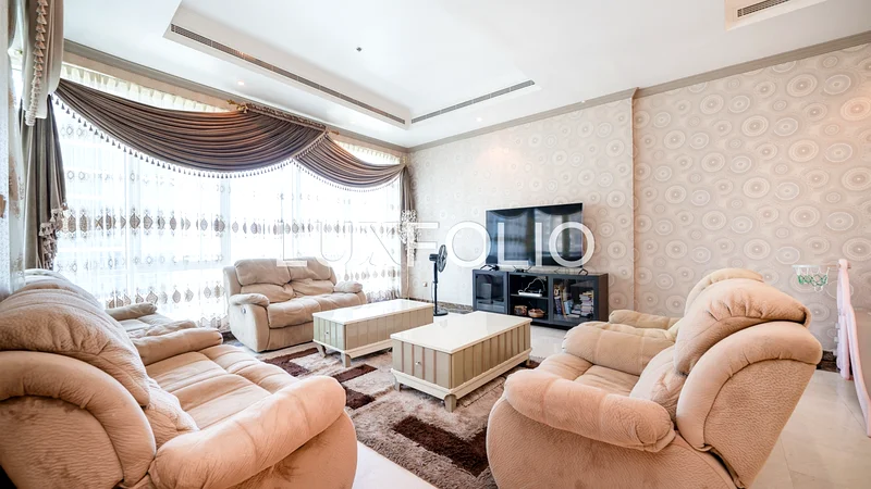 Sea Views | Vacant | Large Layout63773631314306111