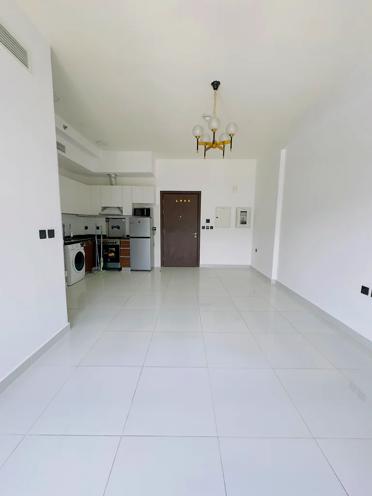 Spacious Studio in Lawnz by Danube | Modern Studio | Pool View63742003271554114