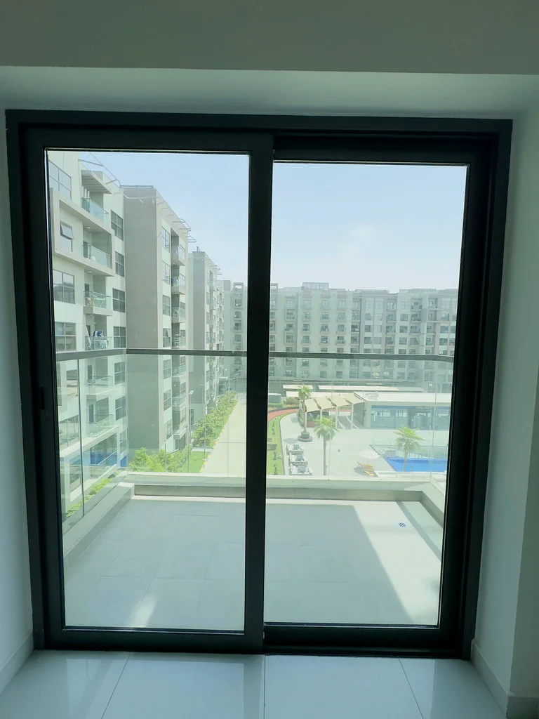 Spacious Studio in Lawnz by Danube | Modern Studio | Pool View63742003271554113