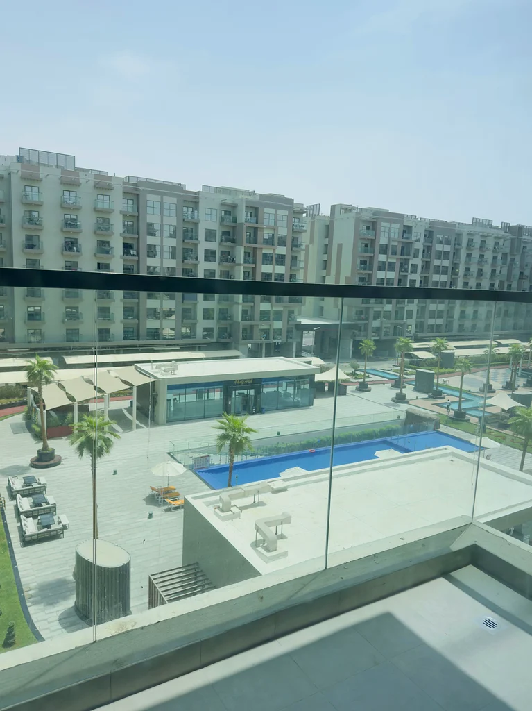 Spacious Studio in Lawnz by Danube | Modern Studio | Pool View63742003271554111