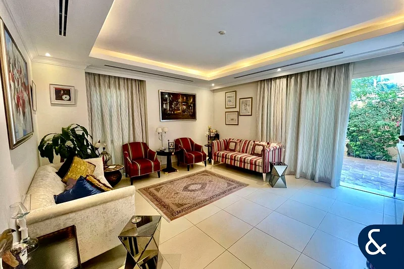 Type 3S1 | Great Location | VOT | End Unit64011442617217111