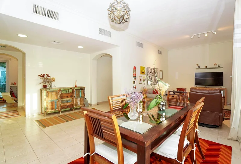 Spacious I Higher Floor I 2BR + Study63809488560129114