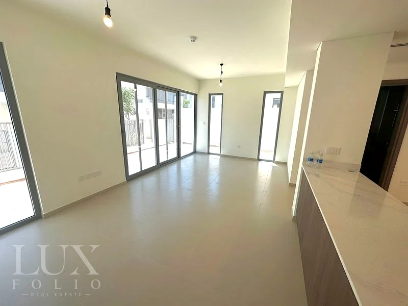 Vacant Feb | View Today | Near Pool63733234453250112