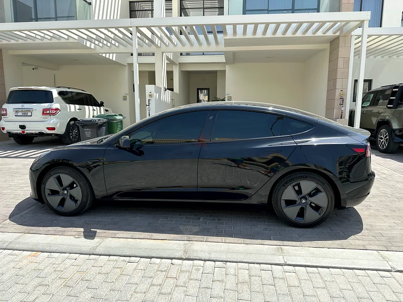 Tesla Model 3 Standard Plus RWD 24,000 km GCC Black63612058954370111
