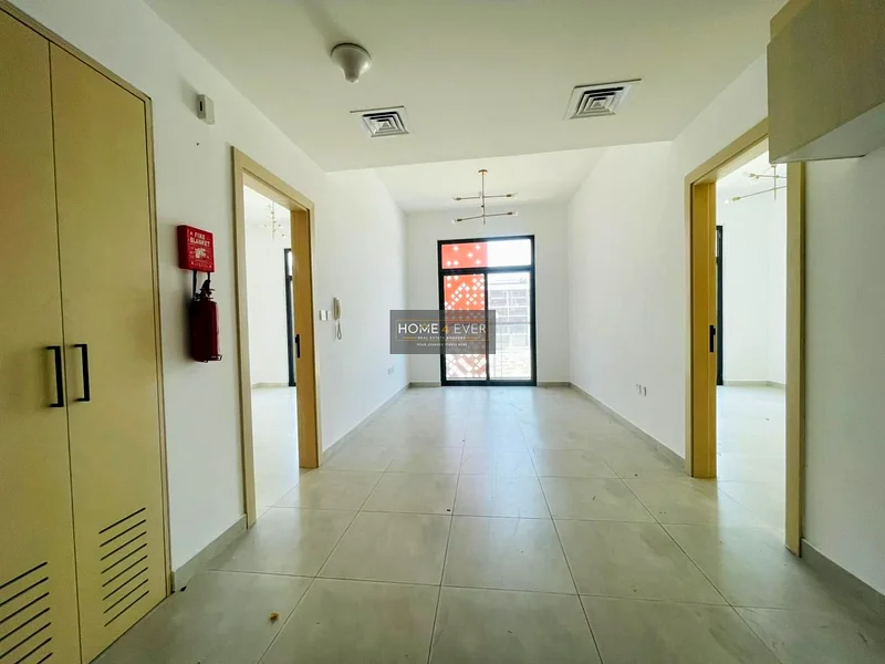 VACANT | SPACIOUS UNIT | 2BHK63778250381057111