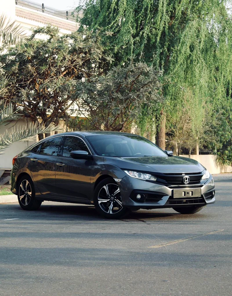 INSTALLMENT GCC HONDA CIVIC 2019 MODEL (USED CAR) AVAILABLE ON BANK FINANCE.63612064935042110
