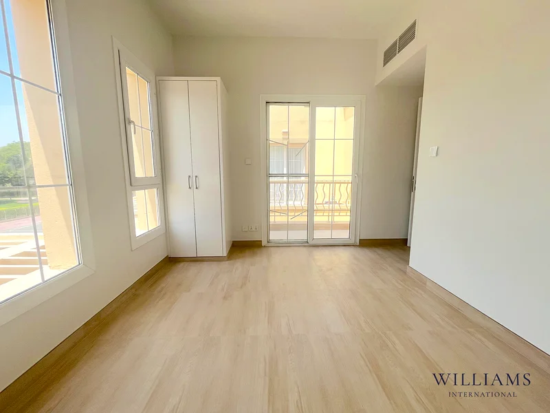 4M |  FULLY UPGRADED  | OPPOSITE POOL AND PARK63922744461570114