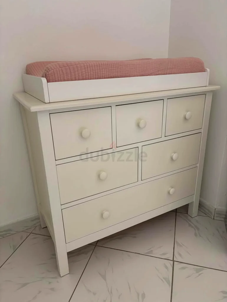 Pottery barn changing station (just the top) dubizzle