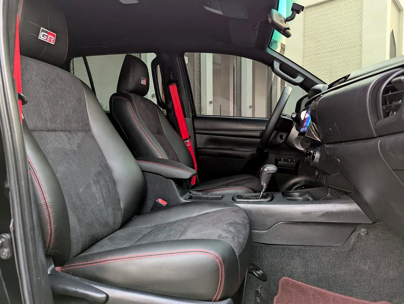 TOYOTA HILUX 2020 FACELIFTED 2025 GR SPORT FULL OPTION GCC IN EXCELLENT CONDITION63612449772803113