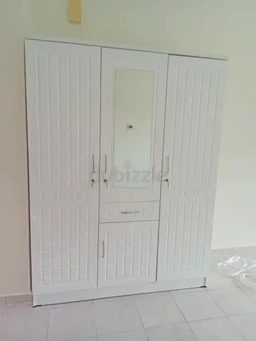 Hi, I want to sell 3 Door Cabinet brand new